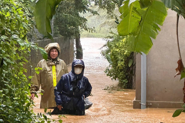 Huế: Mưa lớn khiến nhiều nơi bị ngập 