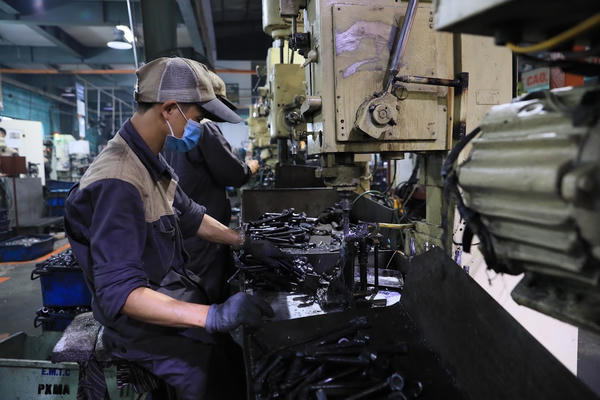 Doanh nghiệp trước sức ép chi phí carbon Doanh nghiệp trước sức ép chi phí carbon