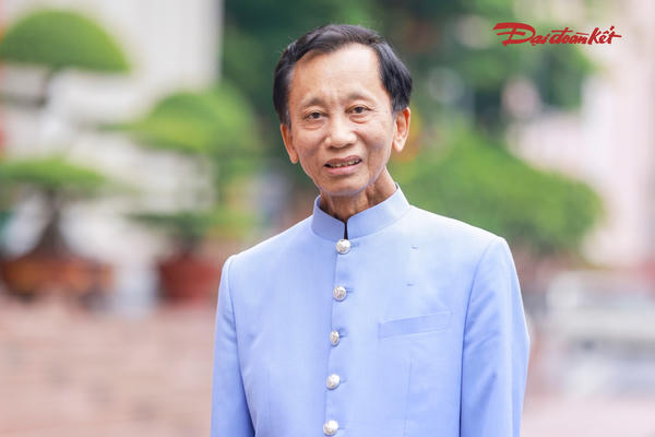 Tuổi cao - Gương càng sáng