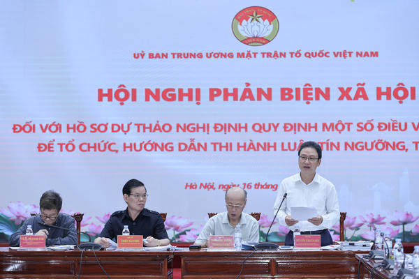 Hoàn thiện quy định hướng dẫn, tạo thuận lợi cho hoạt động tín ngưỡng, tôn giáo