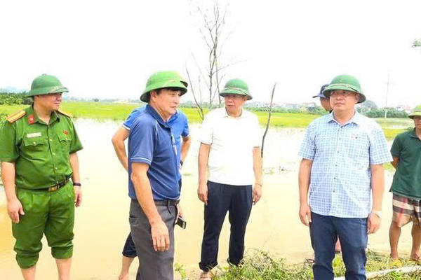 Hồng Sơn chủ động ứng phó mưa lũ, bảo vệ sản xuất cho người dân