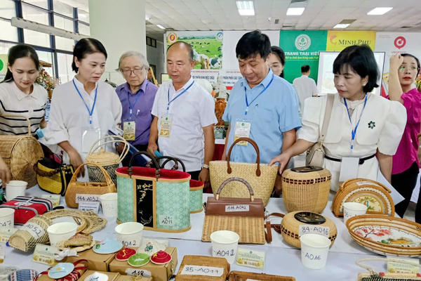 Làng nghề Hà Nội: Từ gìn giữ giá trị truyền thống đến nâng sức cạnh tranh