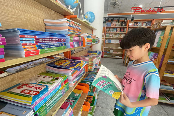 Thủ tướng chỉ đạo huy động mọi nguồn lực cung ứng đủ sách giáo khoa, báo cáo trước 22/9