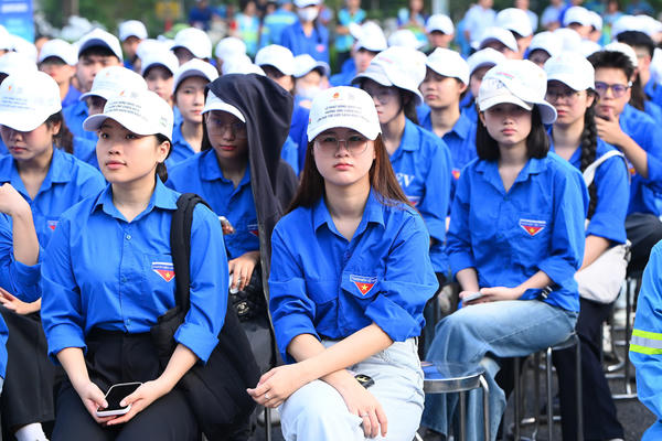 Chuyển đổi xanh và bài toán việc làm cho người trẻ