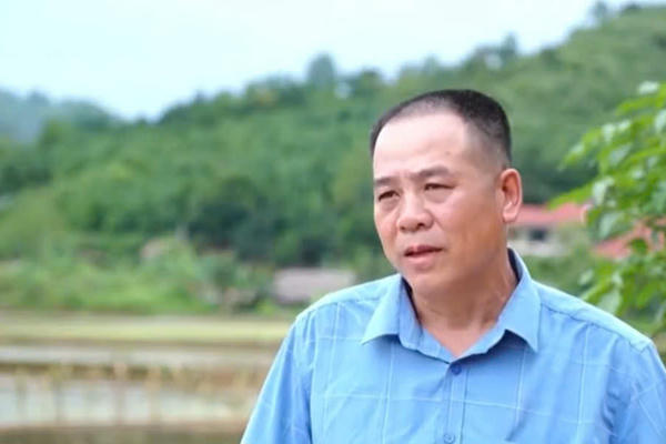 “Ông Mặt trận” nêu gương hiến đất mở đường