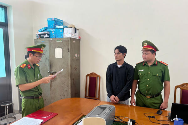 Phú Thọ: Khởi tố nam shipper chiếm đoạt tiền thu hộ