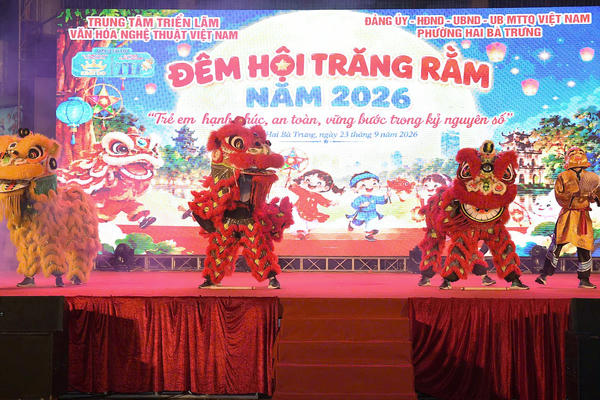 Rộn ràng sắc màu truyền thống trong đêm hội Trung thu 2026
