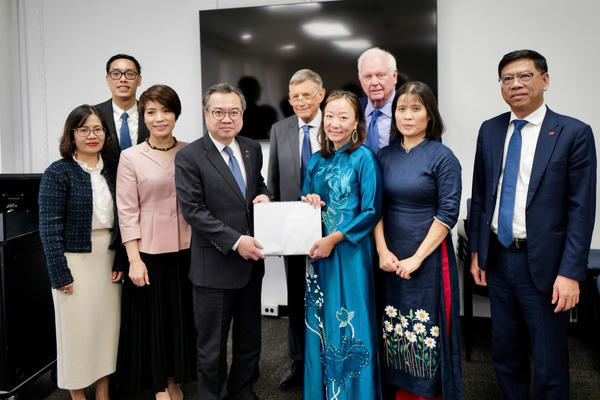 Trưởng Ban Chính sách, chiến lược Trung ương làm việc với lãnh đạo Đại học Columbia