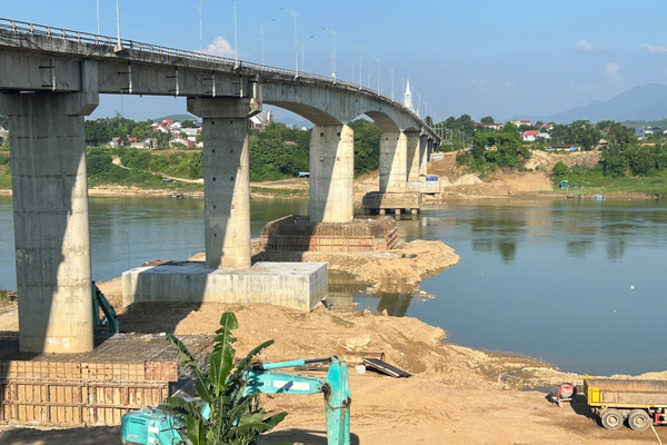 Sửa chữa cầu Sông Lô vẫn chậm tiến độ