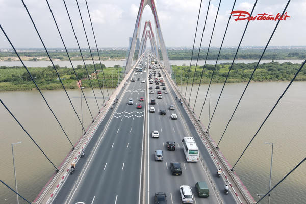 Hà Nội nói gì về các mốc khoảng cách trên cầu Nhật Tân?