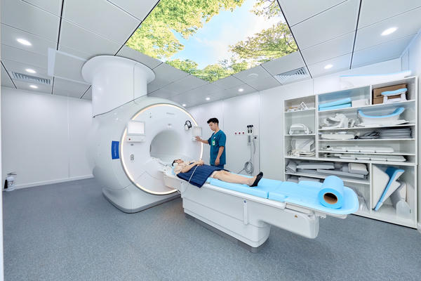 Cậu bé Hàn Quốc hồi phục sau chấn thương sọ não tại Phú Quốc
