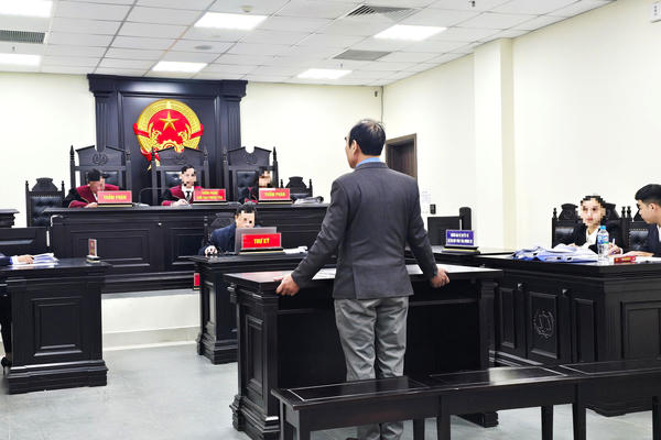 Tìm lời giải cho chất lượng luật sư công