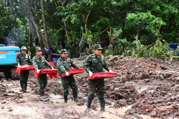 Tìm thêm được 4 bộ hài cốt liệt sĩ khi mở rộng tìm kiếm tại Công viên Lê Thị Riêng Tìm thêm được 4 bộ hài cốt liệt sĩ khi mở rộng tìm kiếm tại Công viên Lê Thị Riêng