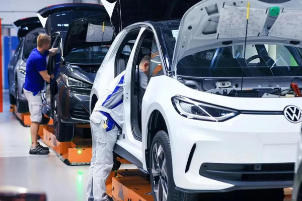 Đức kêu gọi siết chặt giám sát máy móc nhập khẩu ngoài EU
