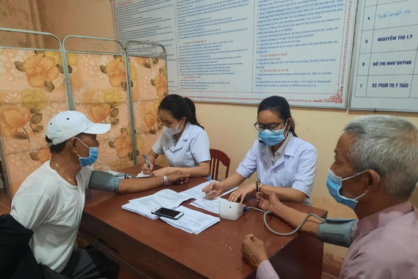 Khám sàng lọc miễn phí 12 nhóm bệnh không lây nhiễm Khám sàng lọc miễn phí 12 nhóm bệnh không lây nhiễm