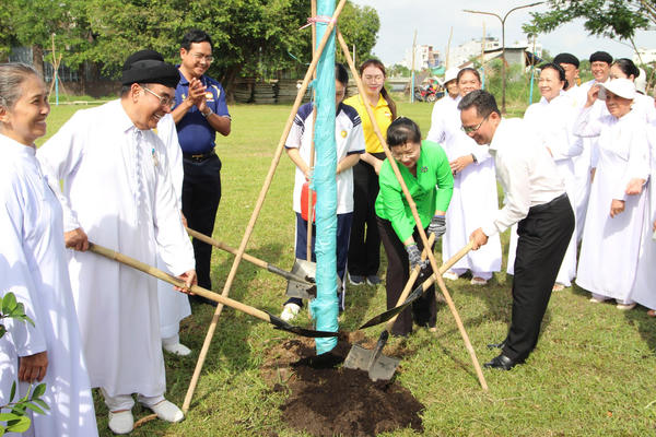 Tôn giáo chung tay xây dựng môi trường xanh, sạch, đẹp
