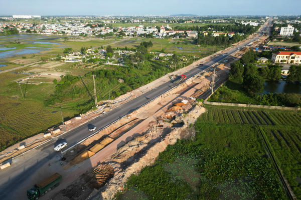 Tăng tốc thi công đường Voi - Sầm Sơn, phấn đấu hoàn thành vào cuối năm 2026