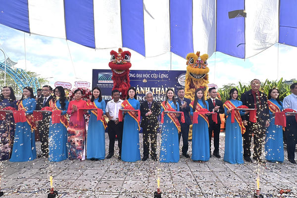 Ra mắt Trung tâm Nghiên cứu vật liệu tiên tiến đầu tiên tại ĐBSCL