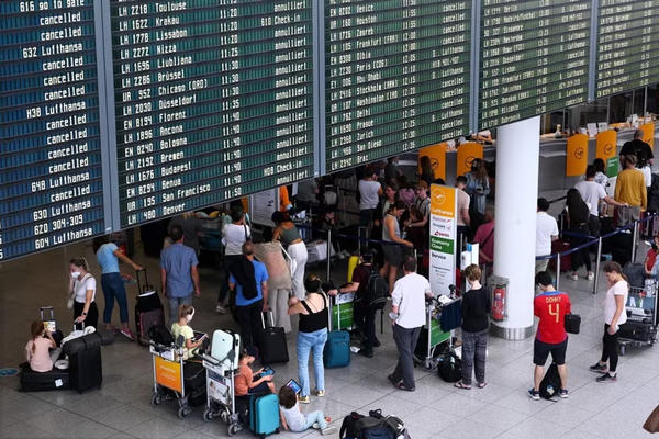 Chi phí và thuế tăng cao đẩy giá vé máy bay tại Đức lên gần gấp đôi trong 14 năm