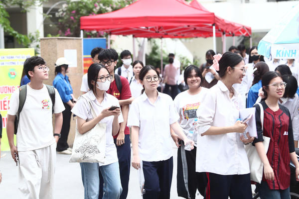 Bỏ điểm cộng IELTS, làm sao bảo đảm công bằng cho thí sinh?