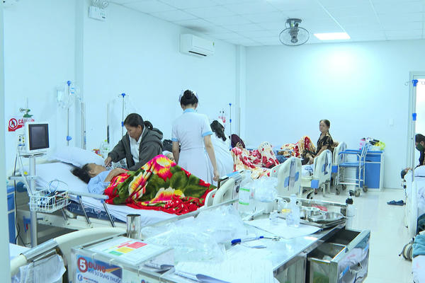 Quảng Ngãi: 18 người nhập viện nghi ngộ độc thực phẩm