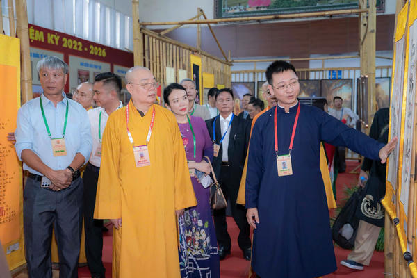 Đưa thư pháp Quốc ngữ vào không gian văn hóa Phật giáo