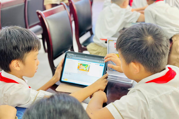 Bảo vệ học sinh trên không gian mạng: Xây dựng “lá chắn” từ nhà trường