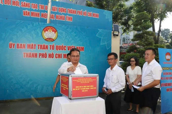 TPHCM: Cán bộ, công chức đóng góp hơn 500 triệu đồng ủng hộ Quỹ “Vì người nghèo”