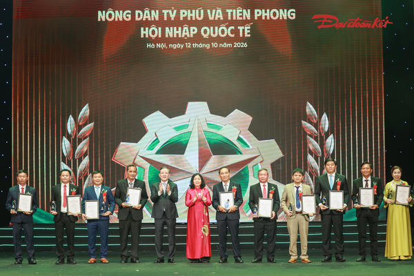 [Ảnh] Tôn vinh 96 Nông dân Việt Nam xuất sắc 40 năm Đổi mới - năm 2026