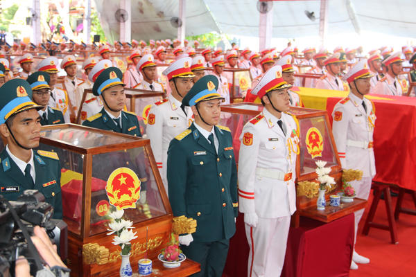 Lễ viếng, truy điệu và an táng 731 hài cốt liệt sĩ tại TP Hồ Chí Minh