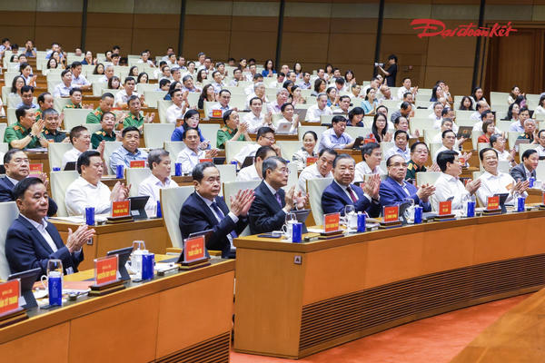 [Ảnh]: Lãnh đạo Đảng, Nhà nước, MTTQ Việt Nam dự Hội nghị quán triệt và triển khai thực hiện Nghị quyết Trung ương 4
