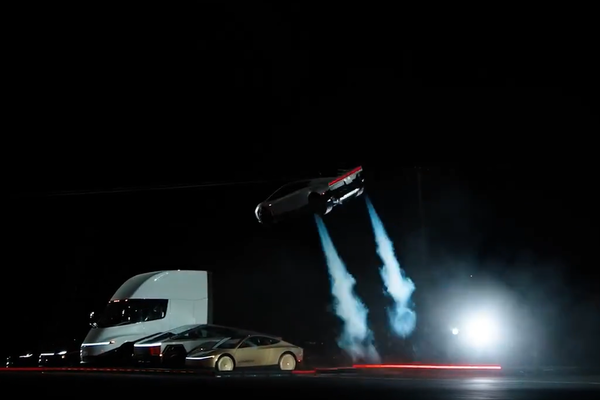 Ô tô bay bằng công nghệ tên lửa của Tesla: Đỉnh cao công nghệ hay màn trình diễn vô thưởng vô phạt? Ô tô bay bằng công nghệ tên lửa của Tesla: Đỉnh cao công nghệ hay màn trình diễn vô thưởng vô phạt?