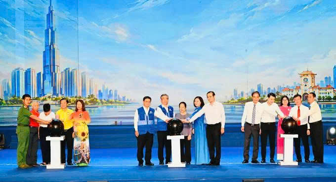 Kết nối yêu thương, chung sức chăm lo người nghèo TPHCM