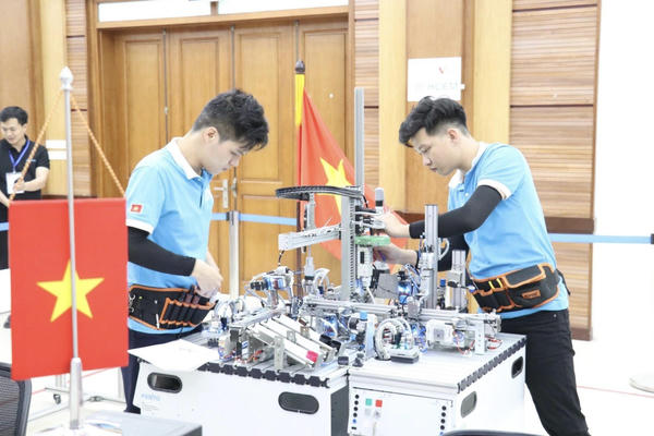 Nâng cao năng lực đội ngũ nhà giáo giáo dục nghề nghiệp
