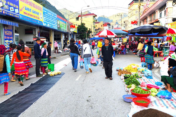 Phân cấp, phân quyền trong quản lý thương mại biên giới