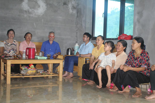 Người có uy tín - “cầu nối” gắn kết ý Đảng và lòng dân 
