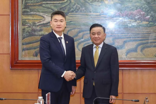Thường trực Ban Bí thư Trần Cẩm Tú tiếp Bí thư Đoàn Thanh niên Nhân dân Cách mạng Lào