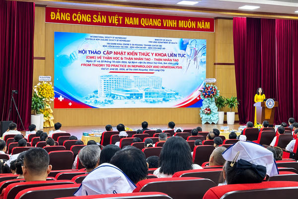 Lan tỏa kiến thức chuyên sâu về thận học đến đội ngũ y tế ĐBSCL Lan tỏa kiến thức chuyên sâu về thận học đến đội ngũ y tế ĐBSCL