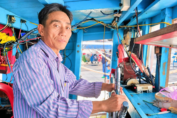 Miền Trung: Ngư dân yên tâm bám biển mùa biển động