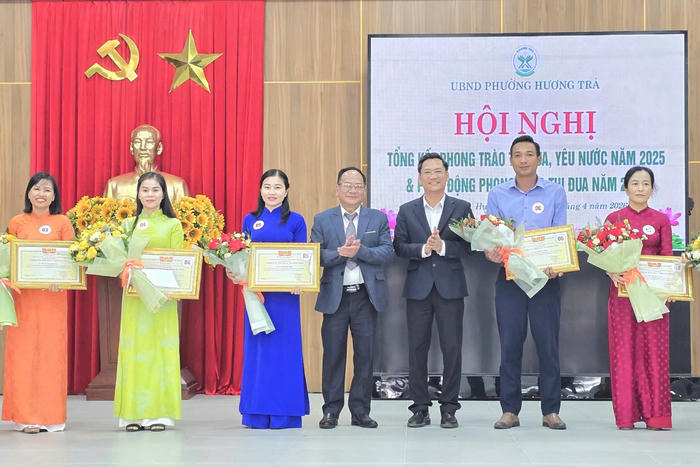 Đà Nẵng: Khen thưởng hơn 200 tập thể, cá nhân phường Hương Trà