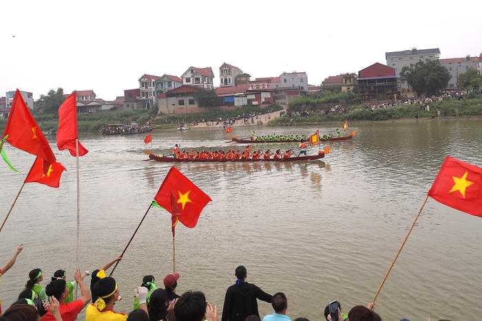 Kịch tính cuộc thi bơi chải trên sông Cầu Kịch tính cuộc thi bơi chải trên sông Cầu