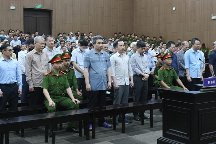 Cựu Thứ trưởng Bộ NN&PTNN Hoàng Văn Thắng bị tuyên phạt 04 năm tù về tội nhận hối lộ