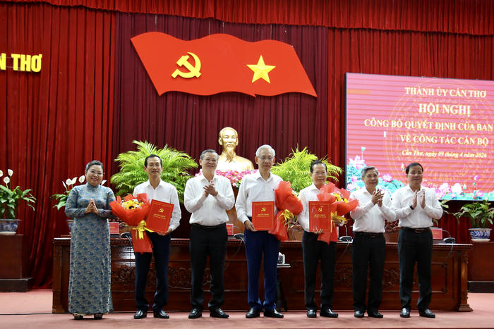 Cần Thơ công bố quyết định của Ban Bí thư về công tác cán bộ