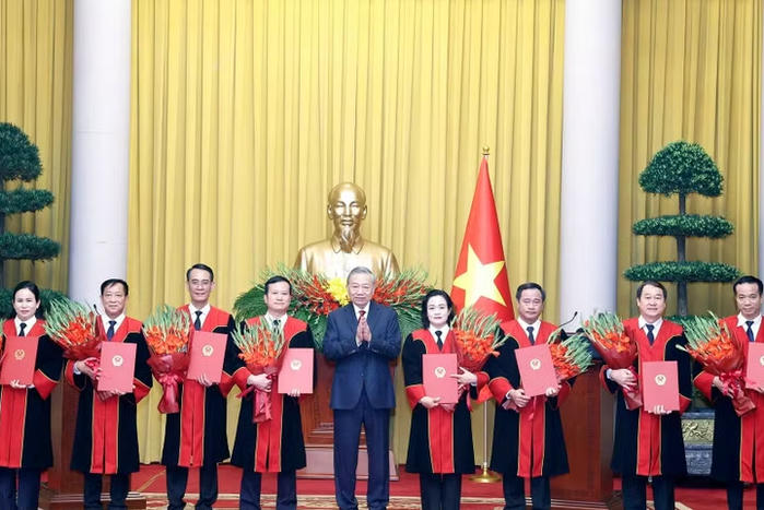 Tổng Bí thư, Chủ tịch nước Tô Lâm trao quyết định bổ nhiệm Thẩm phán Tòa án Nhân dân tối cao