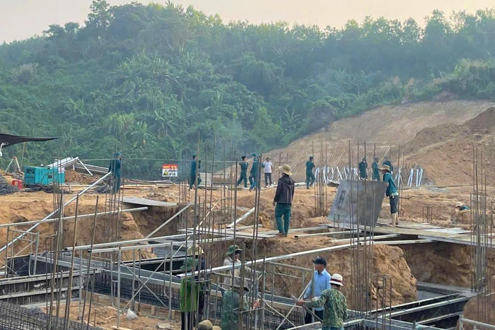 Đà Nẵng: Gần 250 cán bộ, chiến sĩ ra quân xây dựng trường nội trú vùng biên Đà Nẵng: Gần 250 cán bộ, chiến sĩ ra quân xây dựng trường nội trú vùng biên