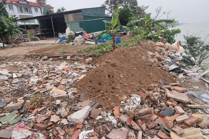 Làng nghề Bát Tràng và bài toán xử lý chất thải rắn