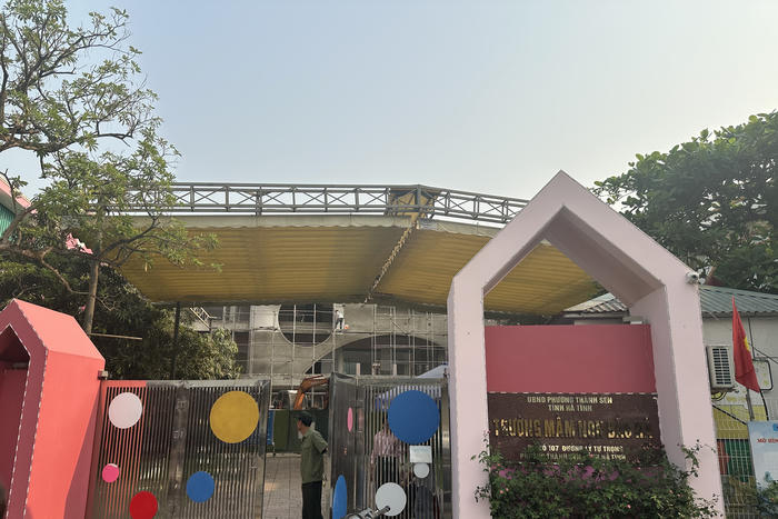 Vụ giáo viên ‘tác động’ vào trẻ 4 tuổi ở Hà Tĩnh: Gia đình chấp nhận lời xin lỗi của giáo viên Vụ giáo viên ‘tác động’ vào trẻ 4 tuổi ở Hà Tĩnh: Gia đình chấp nhận lời xin lỗi của giáo viên