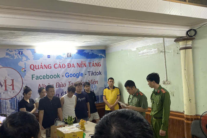 Khởi tố nhóm đối tượng sản xuất, buôn bán thuốc giả "Đông y Ông Hiền"