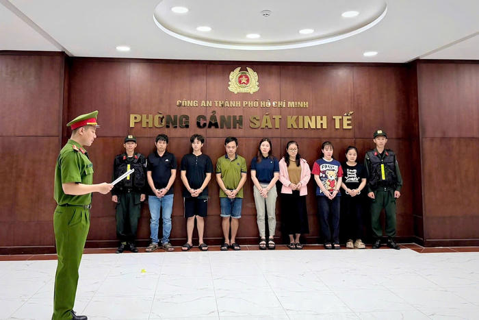 Khởi tố 07 đối tượng đổ trộm hơn 20.160 tấn chất thải về tội "gây ô nhiễm môi trường"