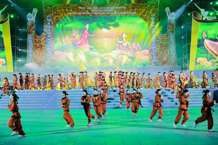 Khai hội Đền Hùng